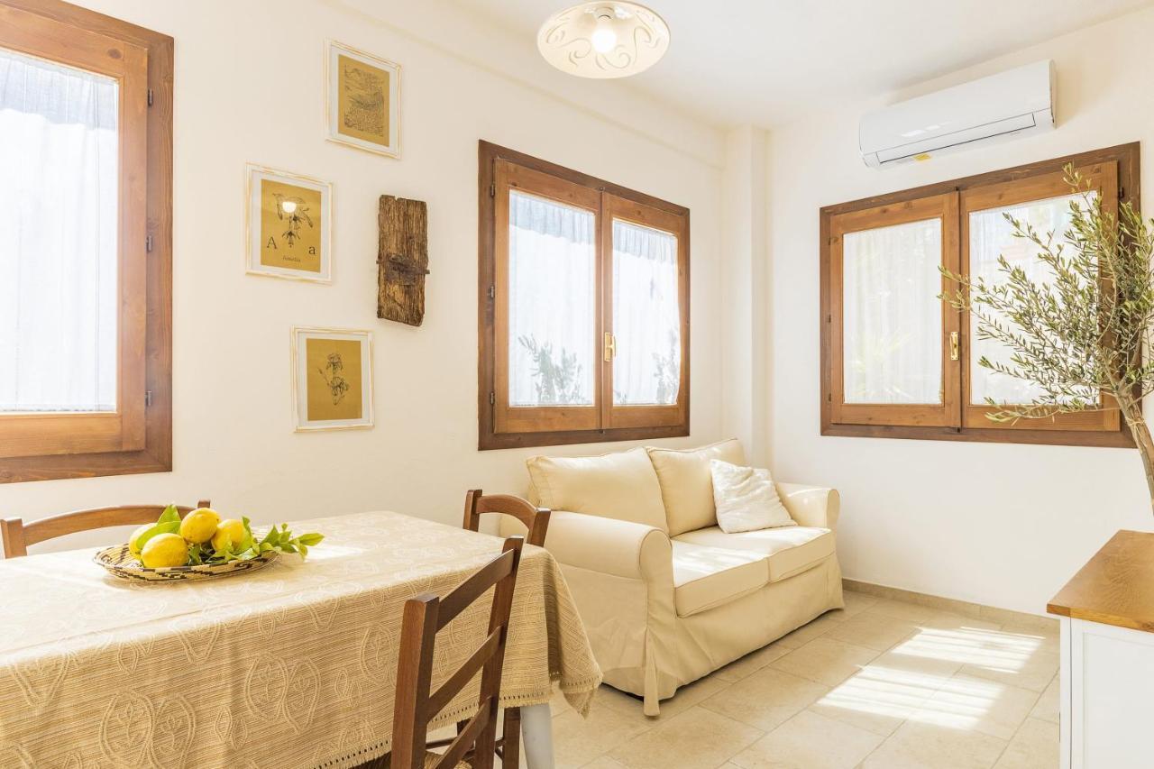 Appartement Casa Amelia Sul Mare à Santa Maria Navarrese Extérieur photo